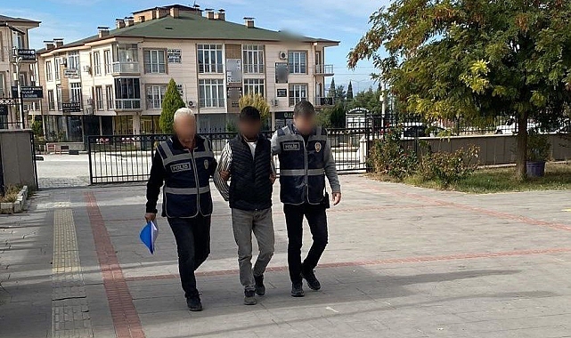 Burdur'da anahtarı üzerinde unutulan park halindeki aracı çalan şüpheli tutuklandı