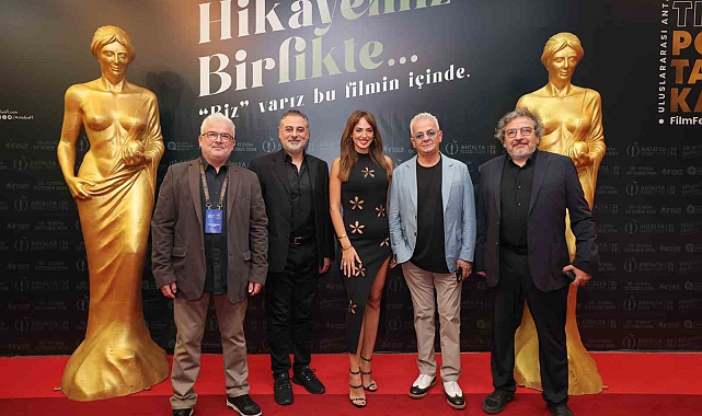 Dünyayı kasıp kavuran oyunun Türk filmi uyarlaması Takıntılar'ın galasına büyük ilgi