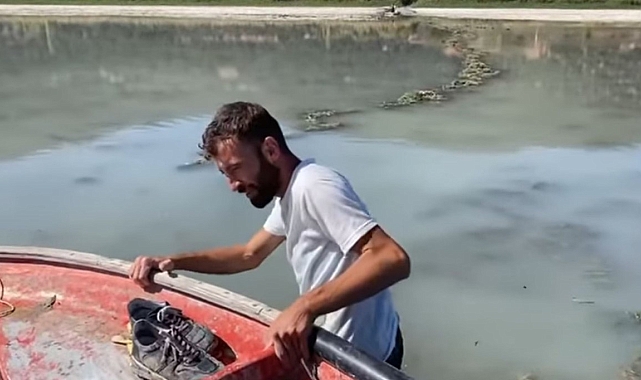 Eğirdir Gölü'ne motorlu kayıkla açılan 4 kişi gölün ortasında çamura saplandı