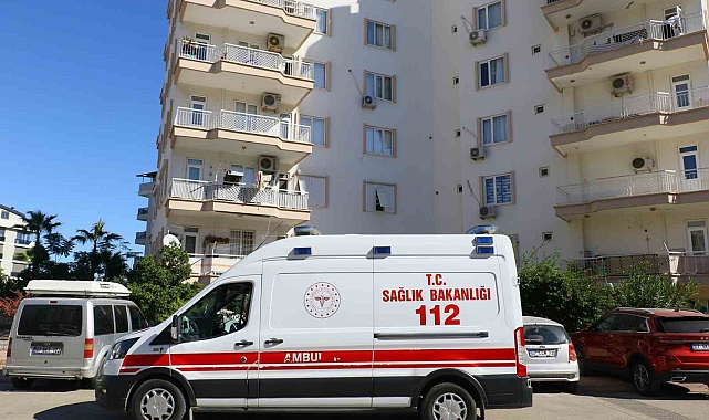 Eski eşini almaya gitmeyen avukat evinde ölü bulundu
