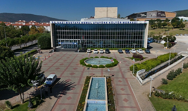 Gazi Mustafa Kemal Atatürk Kültür Merkezi&#039;ne Üstün Başarı Belgesi