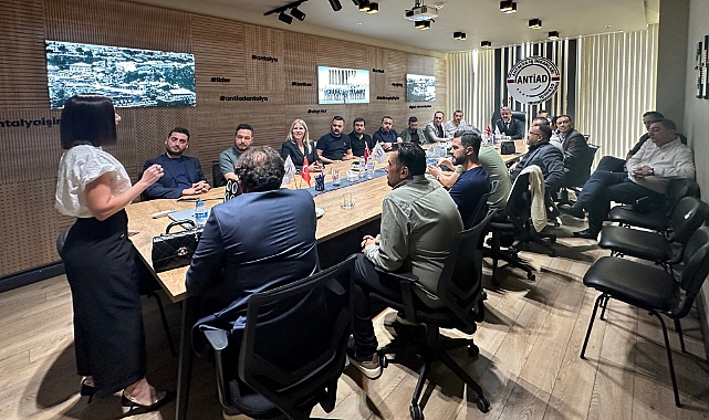 Günsev’den “Markalaşma Sürecinde Parmak İzi Oluşturma” Sunumu