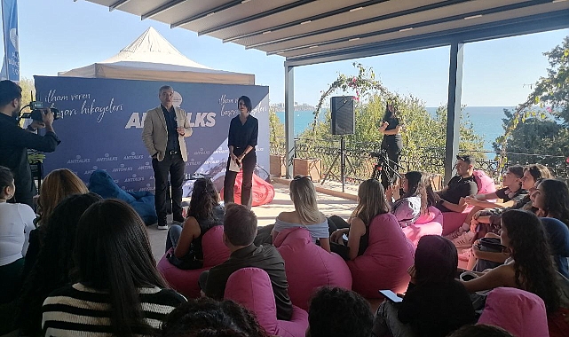 İsmail Küçükkaya Gençlerle Buluştu