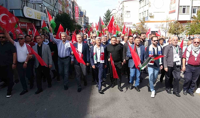 Isparta'da Gazze işgalinin 1'inci yıl dönümünde protesto yürüyüşü düzenlendi