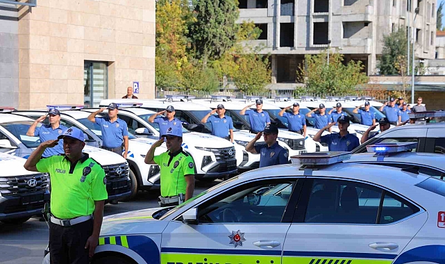 Kahramanmaraş emniyetine 63 araç desteği
