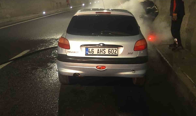 Kahramanmaraş'ta seyir halindeki otomobil yandı