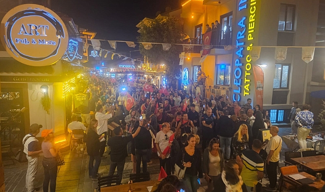 Kaleiçi Old Town Festivali Renkli Kortejiyle Başladı