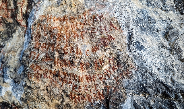 Kalker ocağı mağarayı tehdit ediyor