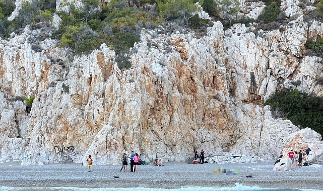 Kayalıklara tırmanan Alman turist metrelerce yükseklikten düştü