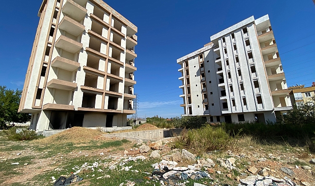 Mahallede 7'şer katlı 3 atıl bina endişesi