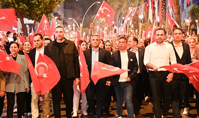 Manavgat'ta fener alayı, kortej ve konserli kutlama