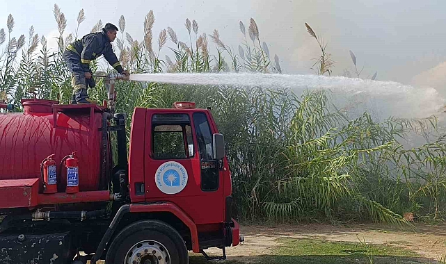 Manavgat'ta kargılık alanda çıkan yangın söndürüldü