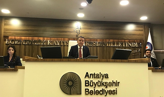 Mecliste Siyah Kurdeleli Kadın Cinayeti Tepkisi