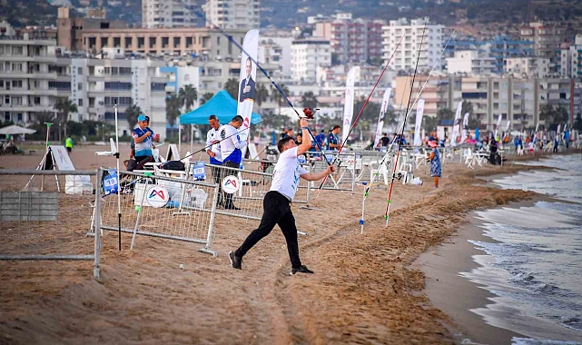 Mersin'de 'Uluslararası 7. Altın Kanca Surfcasting Turnuvası' düzenlendi