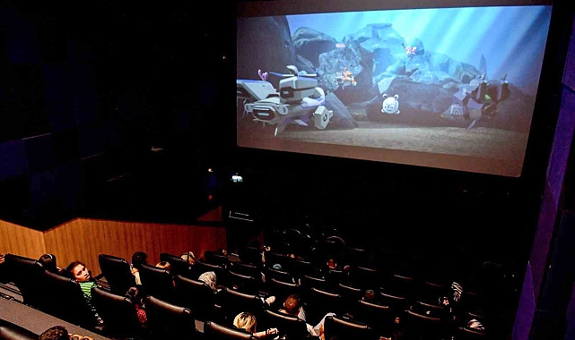 Özel bireyler aileleriyle sinema keyfi yaptı