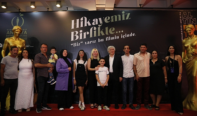 Özkan çiftinin ilklerinin anlatıldığı film ayakta alkışlandı