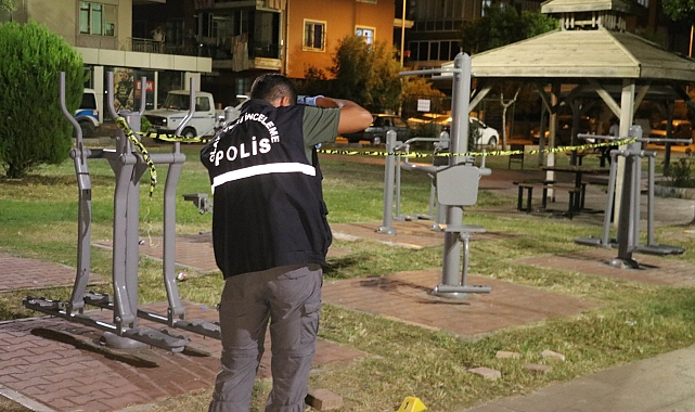 Parkta havaya ateş edip, kaçtı