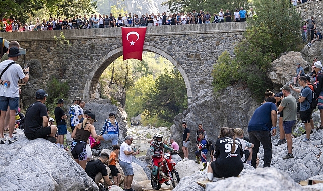 Sea To Sky'ı zirvede tamamlayan Alman sporcu Manuel Lettenbichler oldu