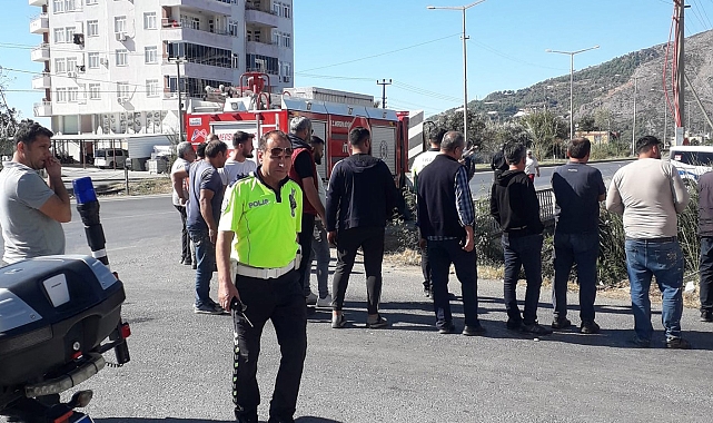 Ticari araç dereye uçtu: 1 yaralı