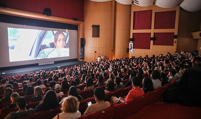 Tiyatrodan uyarlanan 'Takıntılar'ın galası, Altın Portakal'da yapıldı