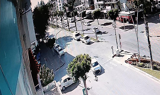 Yasağa rağmen dönmeye kalktı: Kaza anı güvenlik kamerasına yansıdı