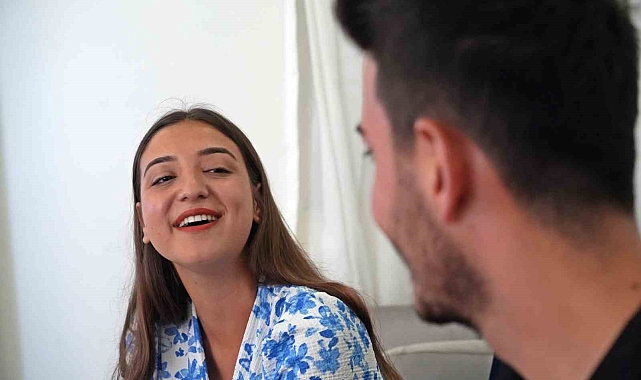 Yedi yıl boyunca 'bizim evde damat yok' diye şarkı söyleyip evinin damadı yaptı