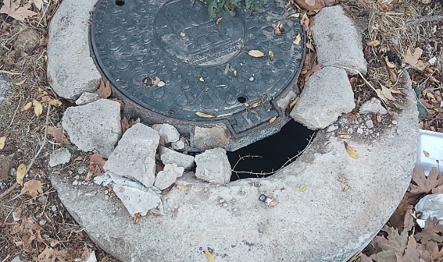 Açık Rögar Kapağı Tehlike Saçıyor