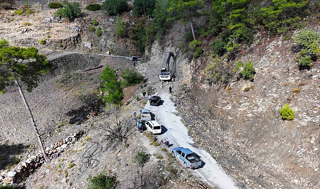 Alanya'da heyelan sonrası kapanan yolda sona gelindi