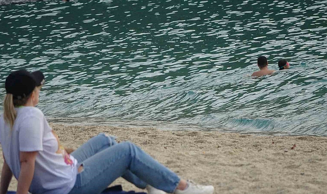 Alanya'da kasım ortasında deniz keyfi
