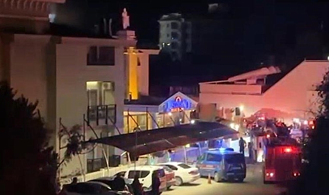 Alanya'da otelde çıkan yangında 1 personel dumandan etkilendi