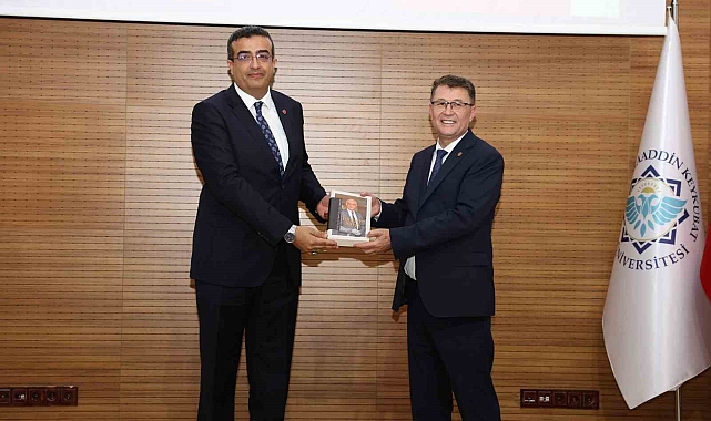 ALKÜ'lü Türkolog Prof. Dr. Aydemir, TDK Bilim Kurulu Üyesi seçildi