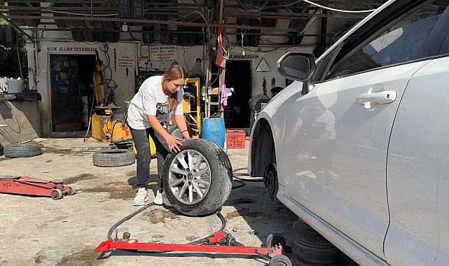 Anne ve babasından öğrendiği lastik tamiri mesleği oldu