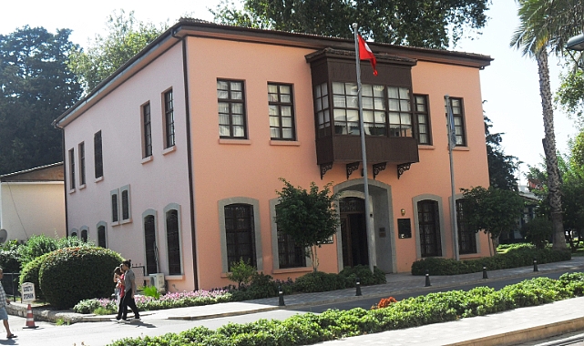 Antalya Atatürk Evi Müzesi Ziyaretçilerini Tarihi Bir Yolculuğa Çıkartıyor