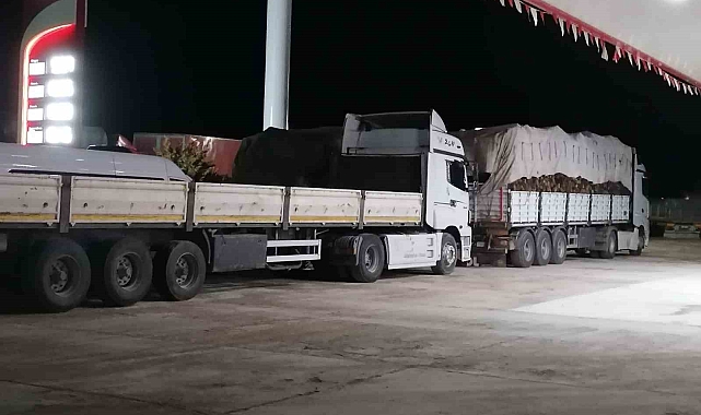Antalya-Konya karayolu yoğun kar sebebiyle tırların geçişine kapatıldı