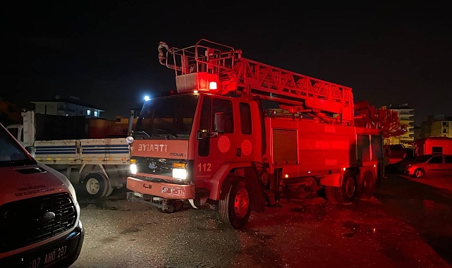 Antalya'da belediyeye ait depoda yangın