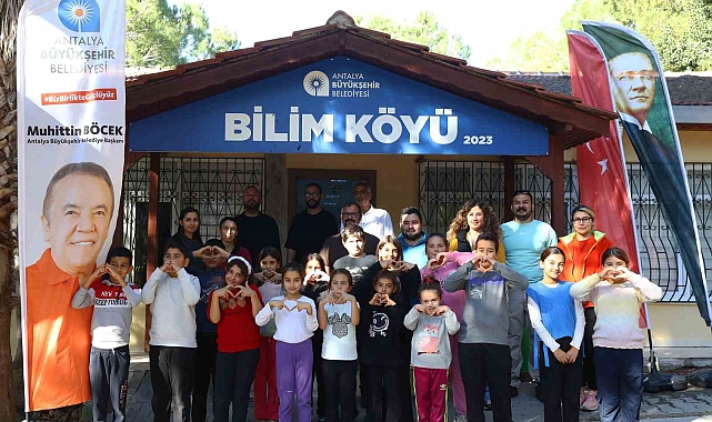 Antalyalı öğrenciler ara tatillerini Bilim Köyü'nde geçiriyor