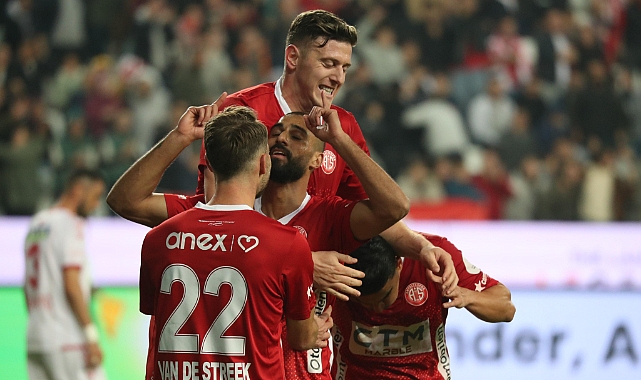 Antalyaspor Evinde Sivasspor’u Affetmedi! Antalyaspor: 2  – Sivasspor:1   