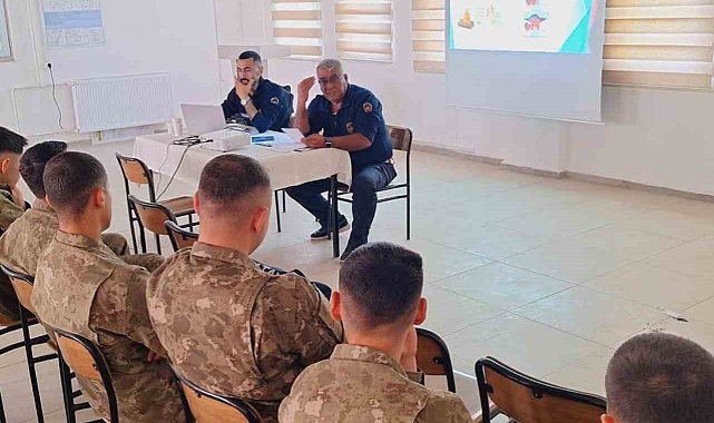 Askerlere yangın güvenliği eğitimi verildi