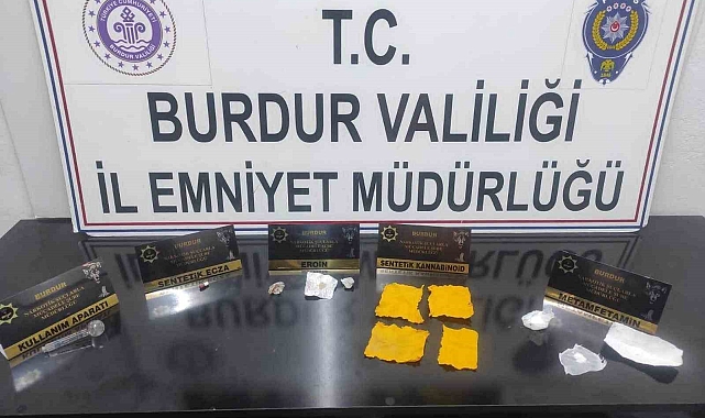 Burdur'da araçta ele geçirilen uyuşturucuya 2 tutuklama