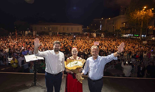 Candan Erçetin, Uluslararası Tarsus Festivalinde sahne aldı