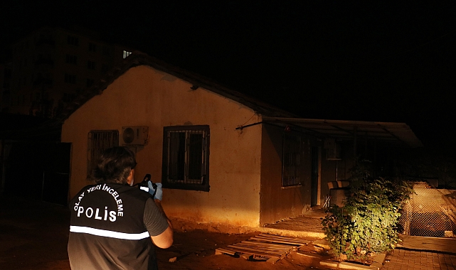 Depo olarak kullandığı evinin önünde silahlı saldırıya uğradı