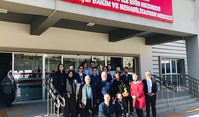 Diş hekimliği öğrencilerinden huzurevi sakinlerine diş taraması