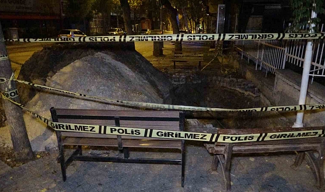 Isparta'da kazdıkları kuyuya düştüler