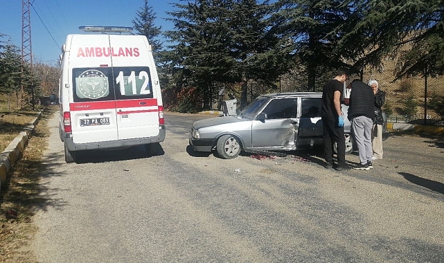 Isparta'da otomobil motosikletle çarpıştı: 1 yaralı