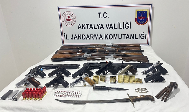 Manavgat'ta ruhsatsız silah operasyonu