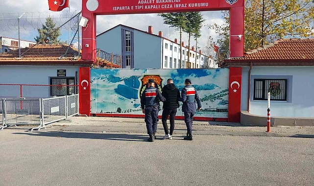 Maske ile girdiği evin sahibinin boğazına bıçak dayayıp hesabına 70 bin lira yatırttı