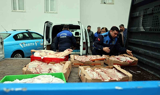 Mersin'de sağlık şartlarına aykırı taşınan 235 kilo et ele geçirildi