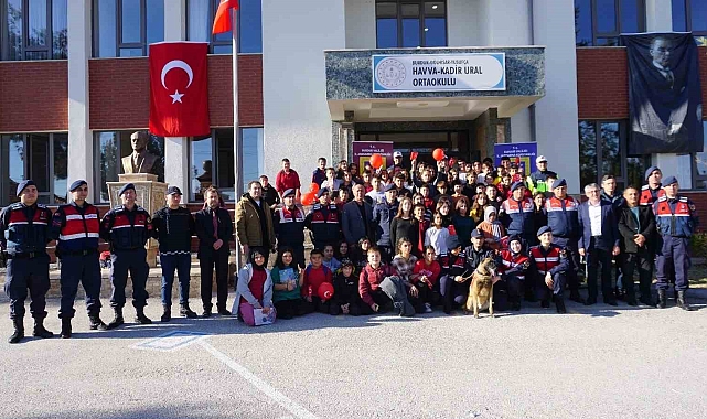 Minik öğrenciler jandarma teşkilatıyla tanıştı