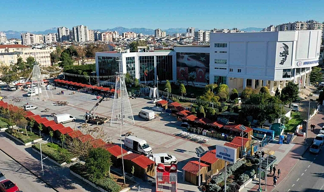 Muratpaşa'da yeni yıl çarşısı hazırlıkları başladı