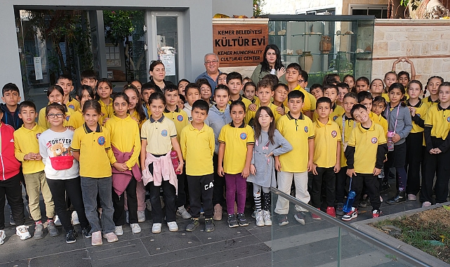 Öğrenciler Kemer Kültür Evi'ni gezdi